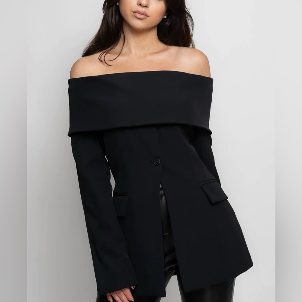 Sierra Darien cut out shoulder jacket
